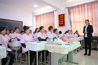 昆明育婴师公司
